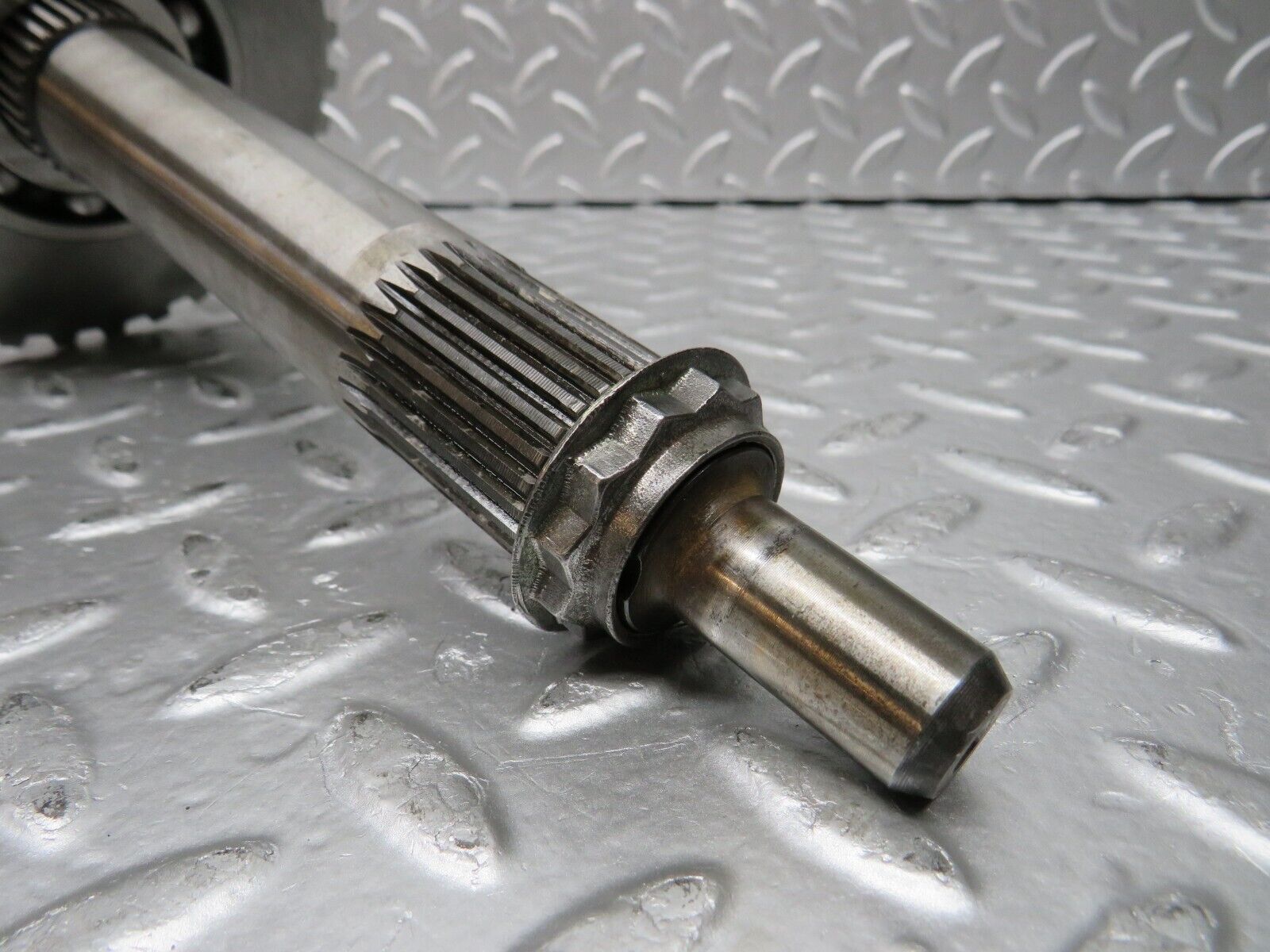 30227 Mercedes-Benz W123 230E Automatic Gearbox Input Shaft 722.122