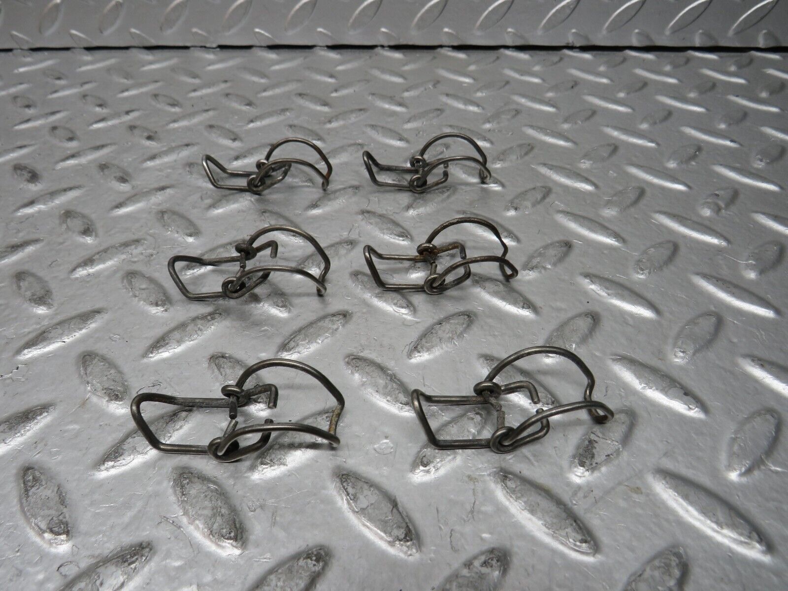 28851 Mercedes-Benz W123 230E Air Filter Box Housing Clip Set 6x