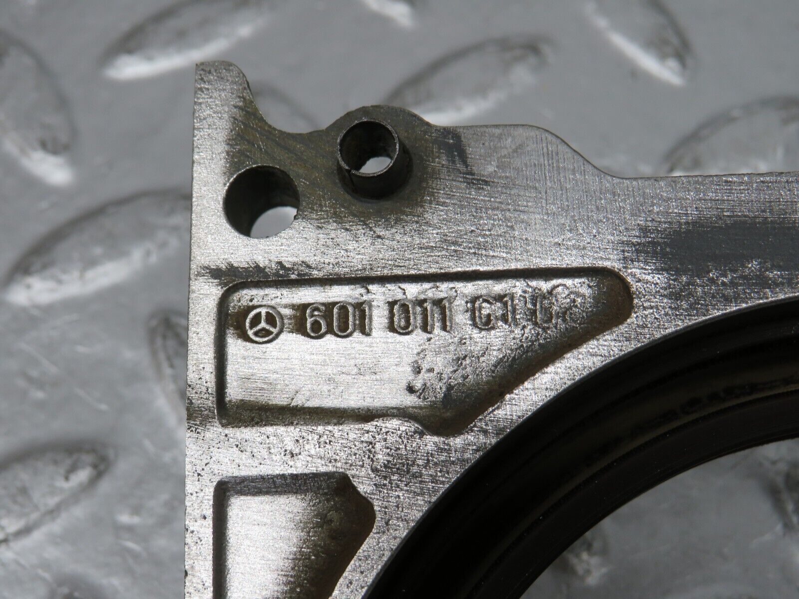 32617 Mercedes-Benz S124 300TE Wagon Crankshaft Rear Sealing Cover 6010110108