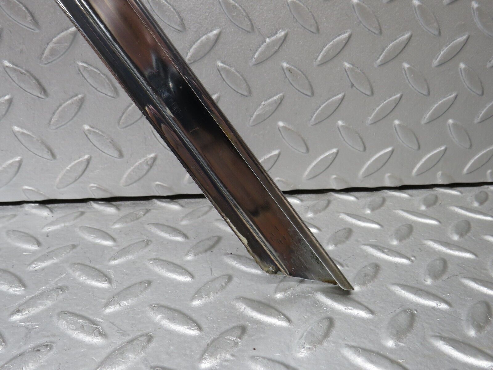 37317 Mercedes-Benz W109 300SEL Front Left Door Chrome Window Frame