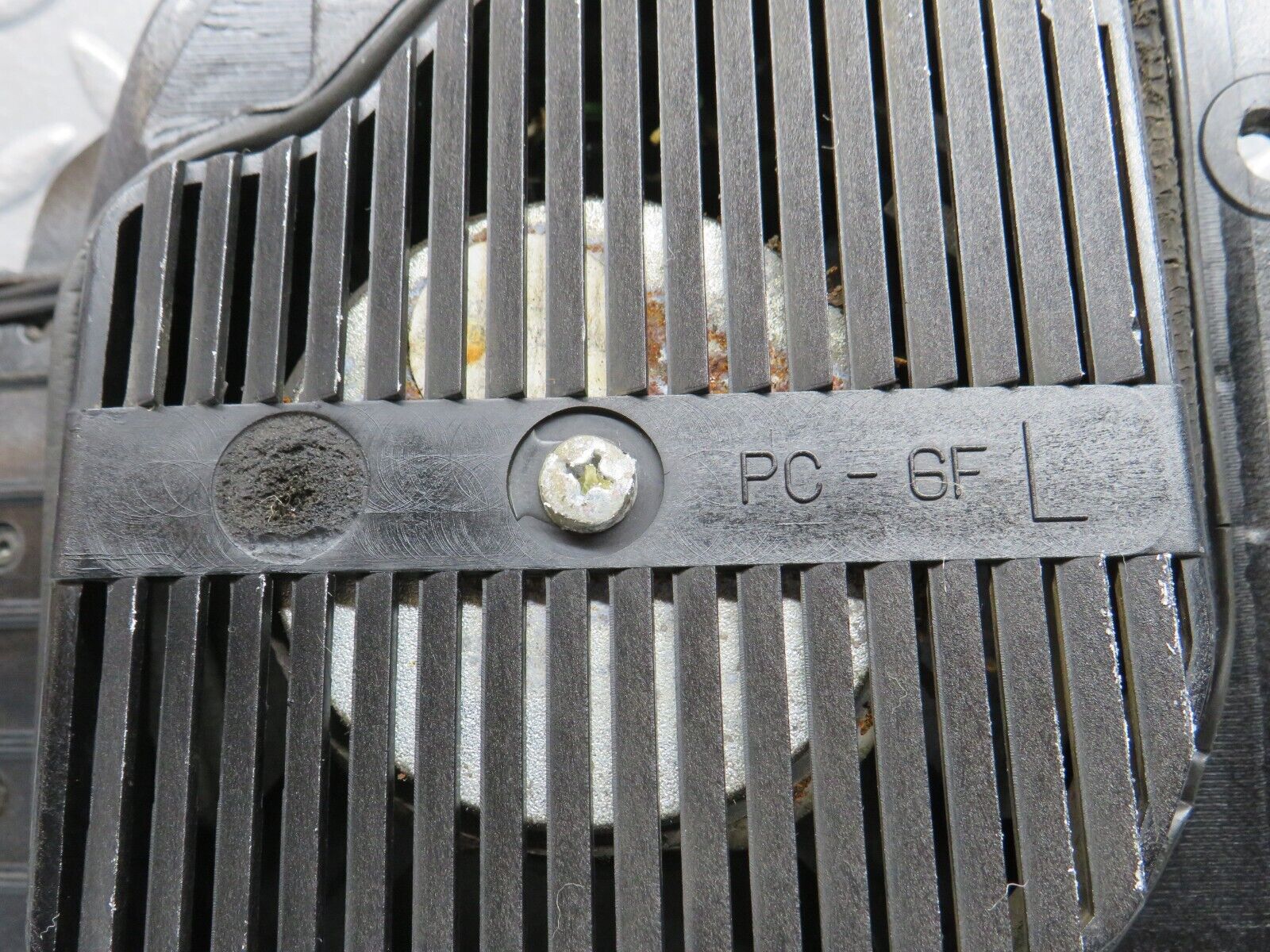 38445 Mercedes-Benz R129 280SL Coupe Left Door Speaker 1298200902