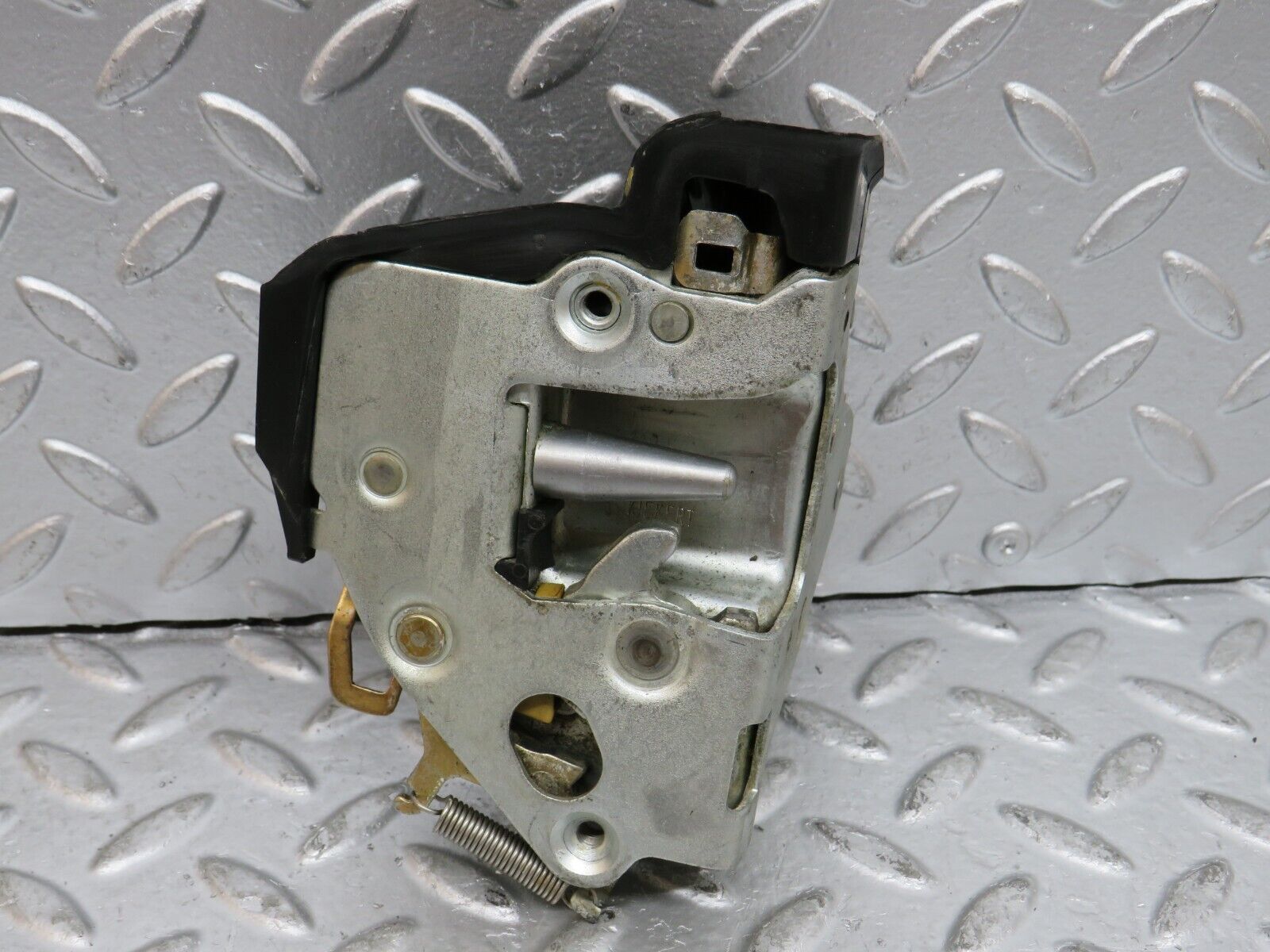 29670 Mercedes-Benz W123 230E Rear Left Door Lock Mechanism 1237230108