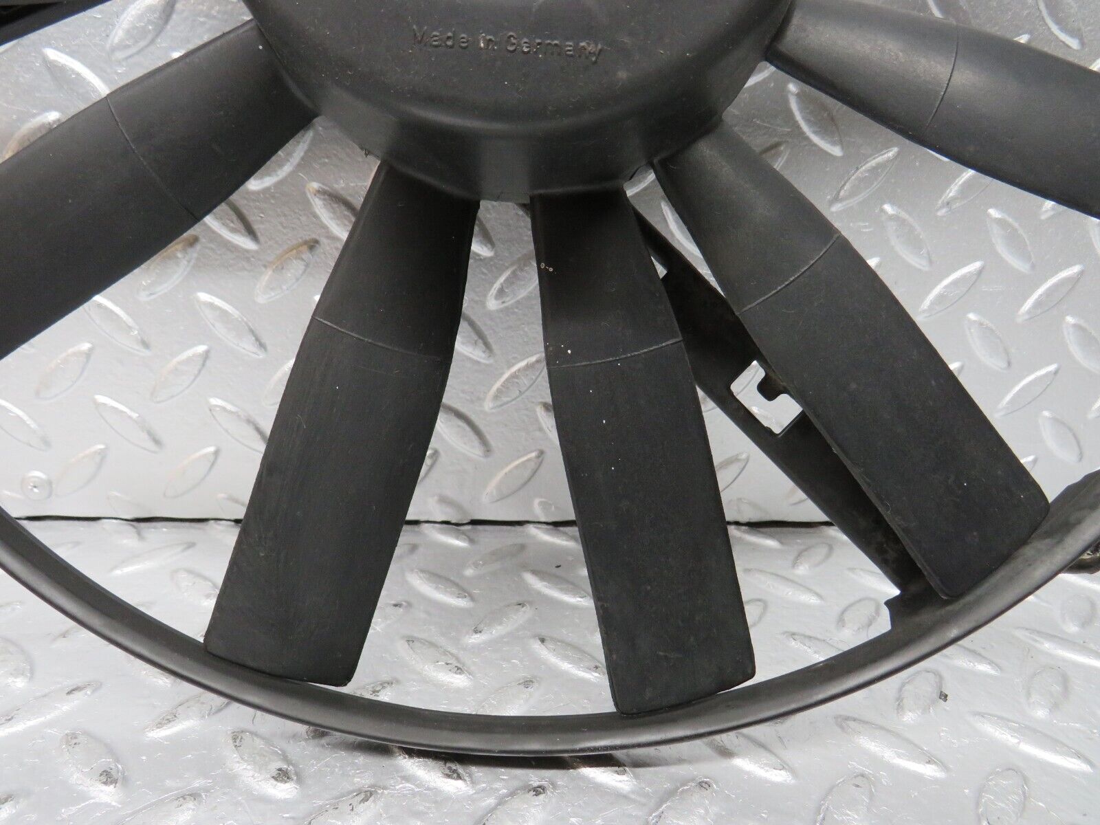 31199 Mercedes-Benz S124 220TE Wagon Cooling Fan Bosch 0005007193