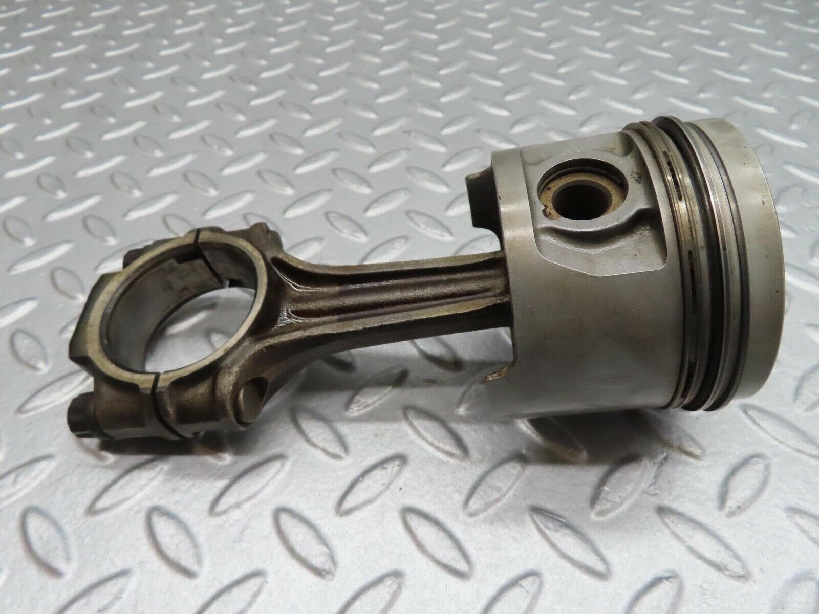 15985 Mercedes-Benz W123 280E Piston With Connecting Rod 85.975 mm