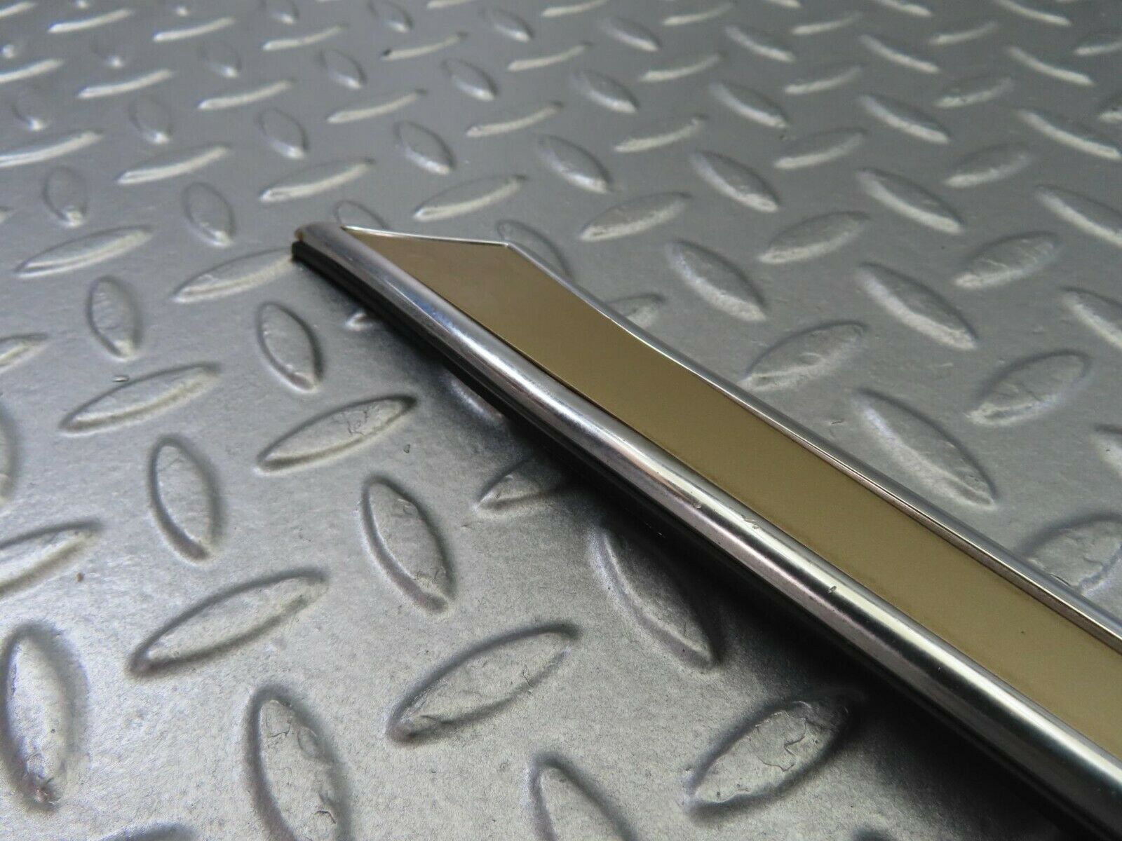 10861 Mercedes-Benz W123 230E C Pillar Exterior Trim Right 1236981097