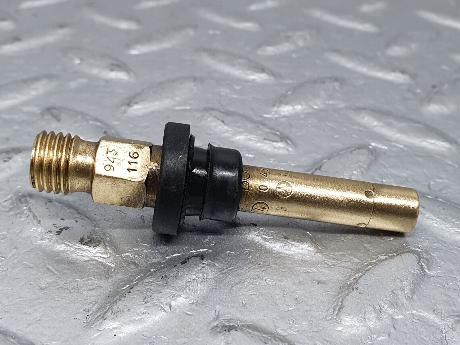 41035 Mercedes-Benz W126 300SE Fuel Injector Bosch 0000785623 0437502047