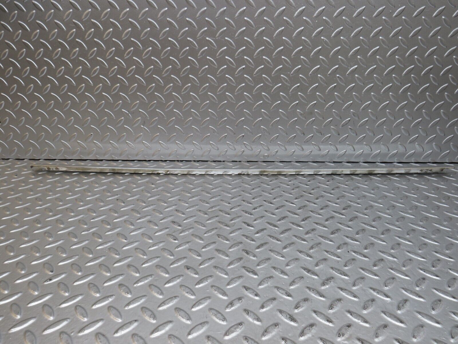 28232 Mercedes-Benz S123 240D Wagon Rear Left Window Chrome Moulding Trim