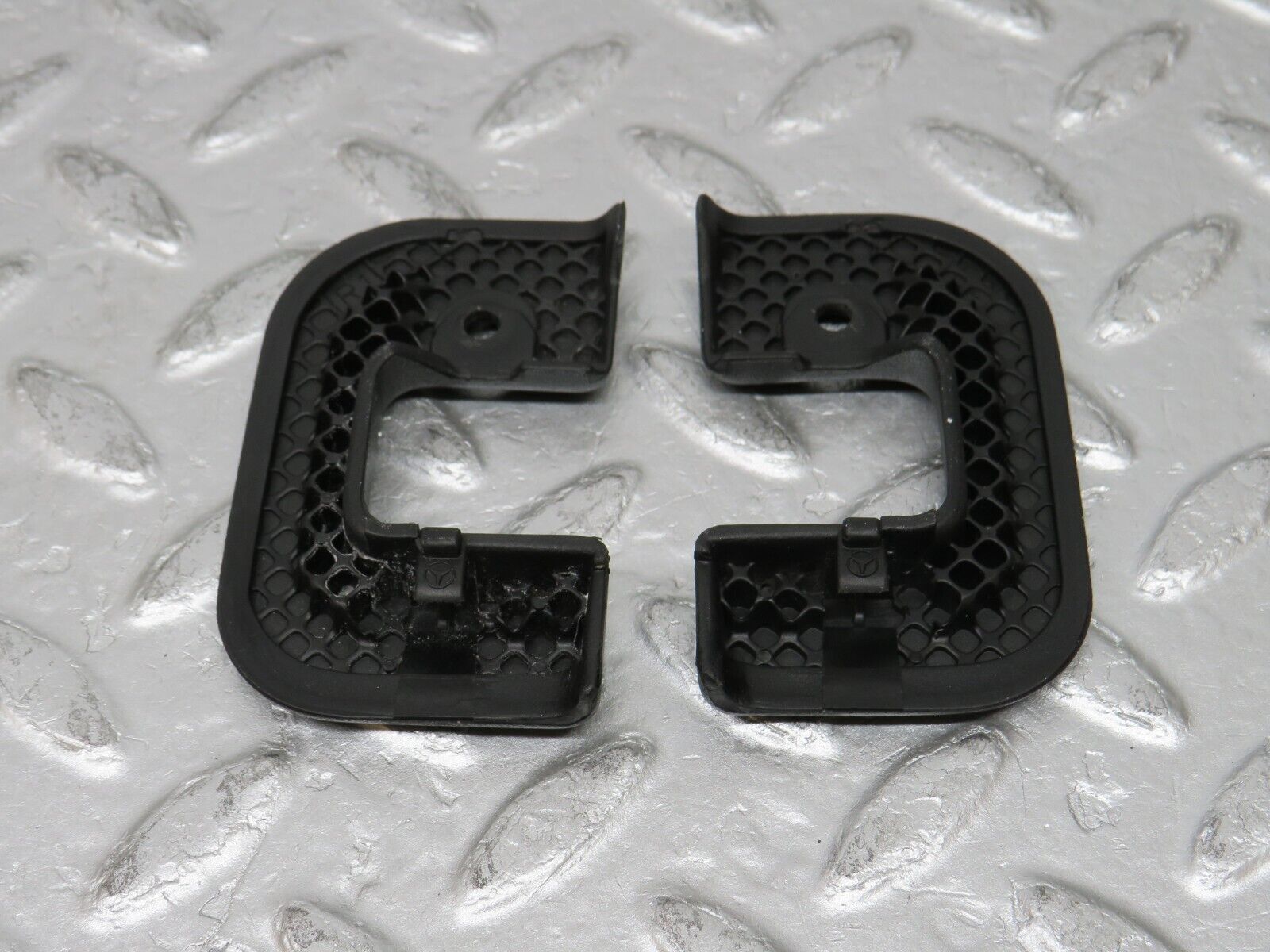 37748 Mercedes-Benz A124 320E Cabriolet Interior Door Latch Trim Pair