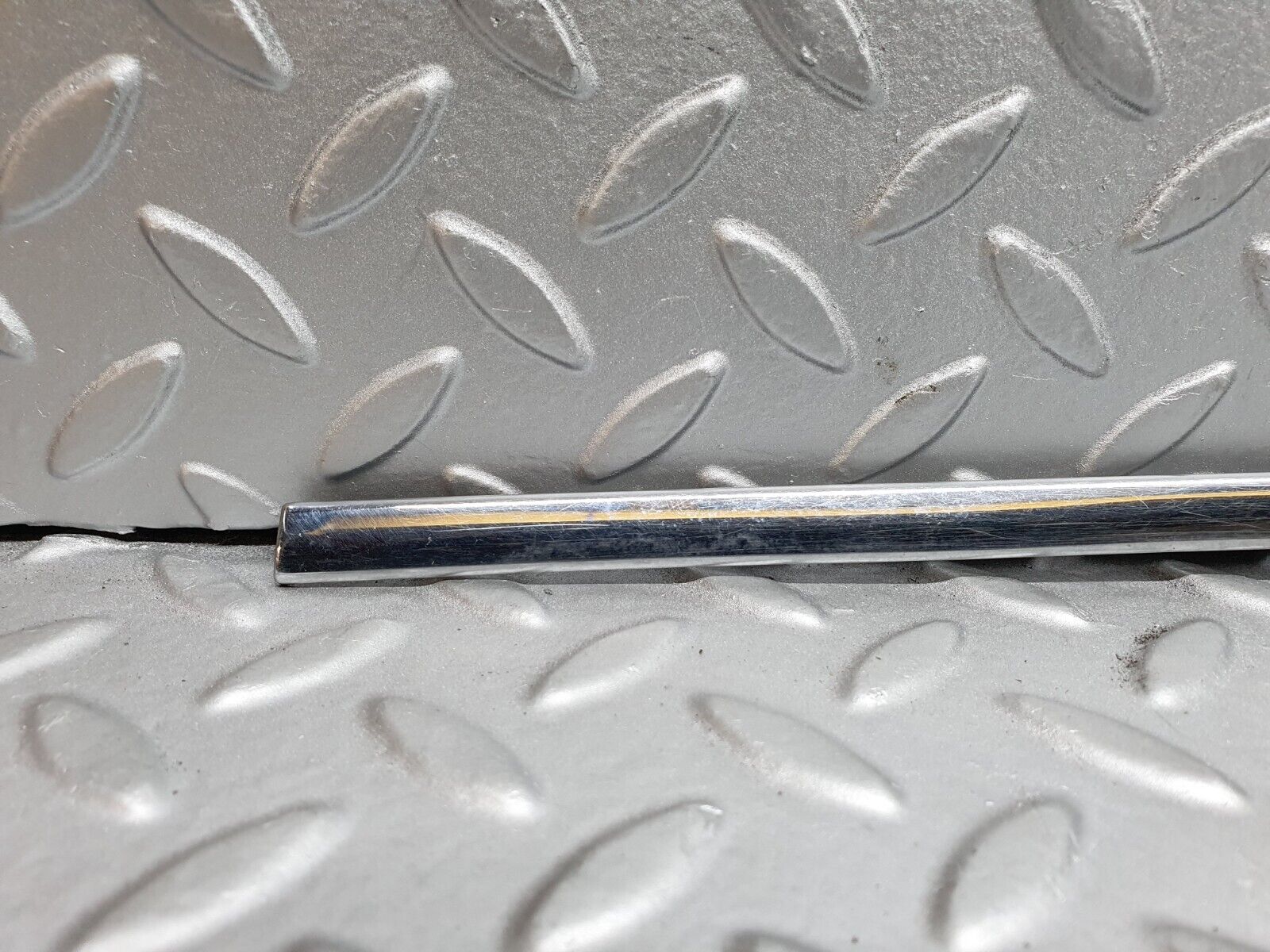 41299 Mercedes-Benz S124 E220 Wagon Tailgate Handle Chrome Moulding Trim