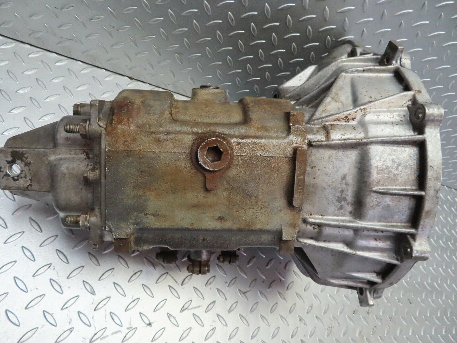 18166 Mercedes-Benz W123 200 Manual Gearbox 4 Speed 1152612501