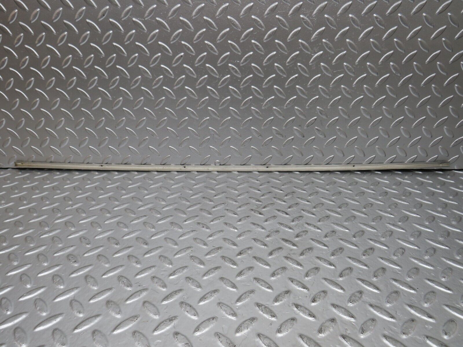 27000 Mercedes-Benz W123 240D Sunroof Chrome Trim