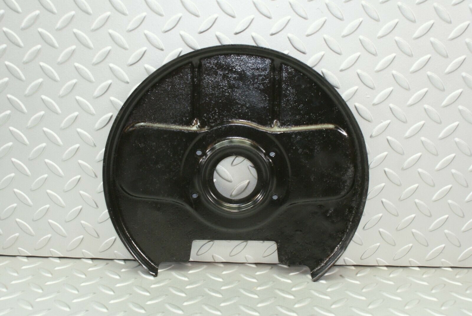 3208 Mercedes-Benz W115 220D Rear Brake Disc Protection Plate