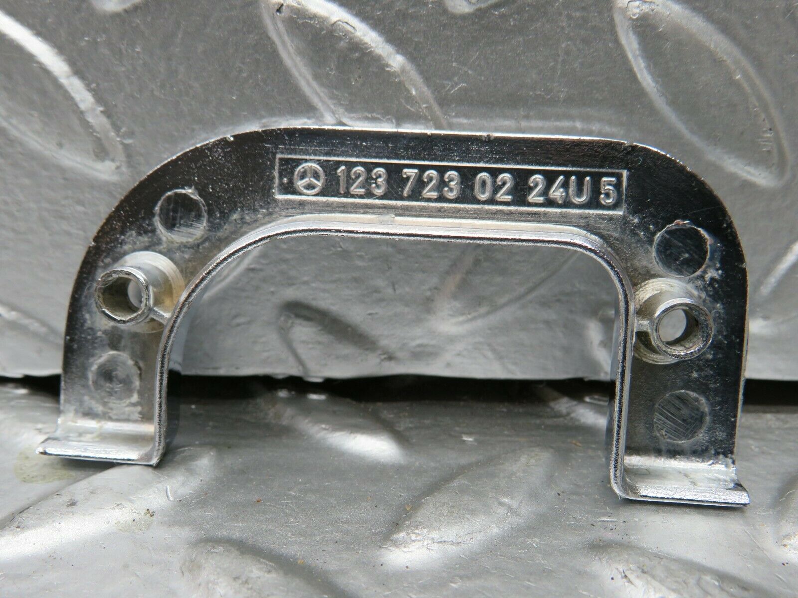 22977 Mercedes-Benz C123 230CE Coupe Right Chrome Door Latch Trim 1237230224