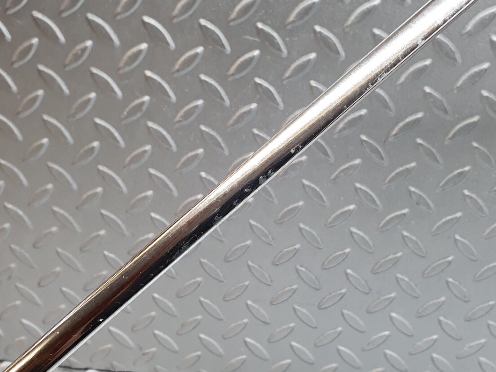 41262 Mercedes-Benz W126 300SE Roof Chrome Trim Left Side