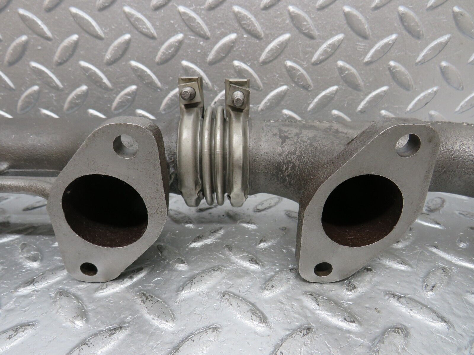 33112 Mercedes-Benz W126 380 V8 Exhaust Manifold Right 1161422402 1161420602