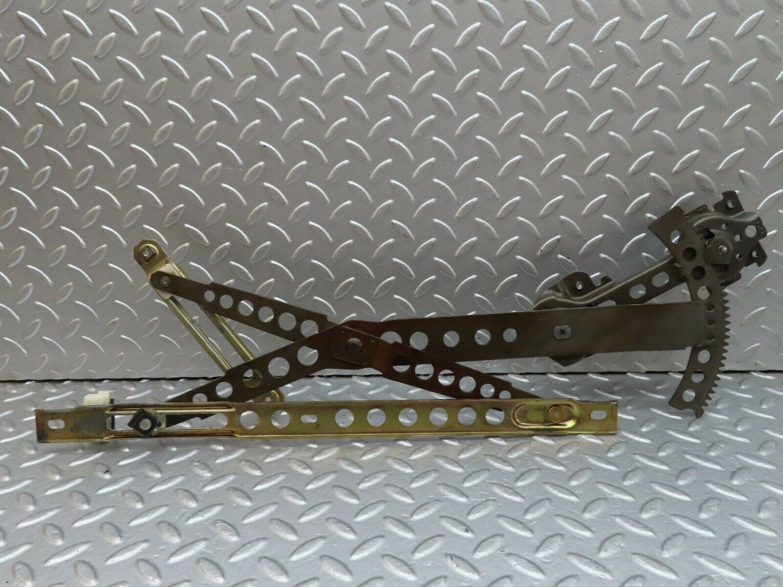 18043 Mercedes-Benz W123 200 Front Left Manual Window Regulator 1237200346