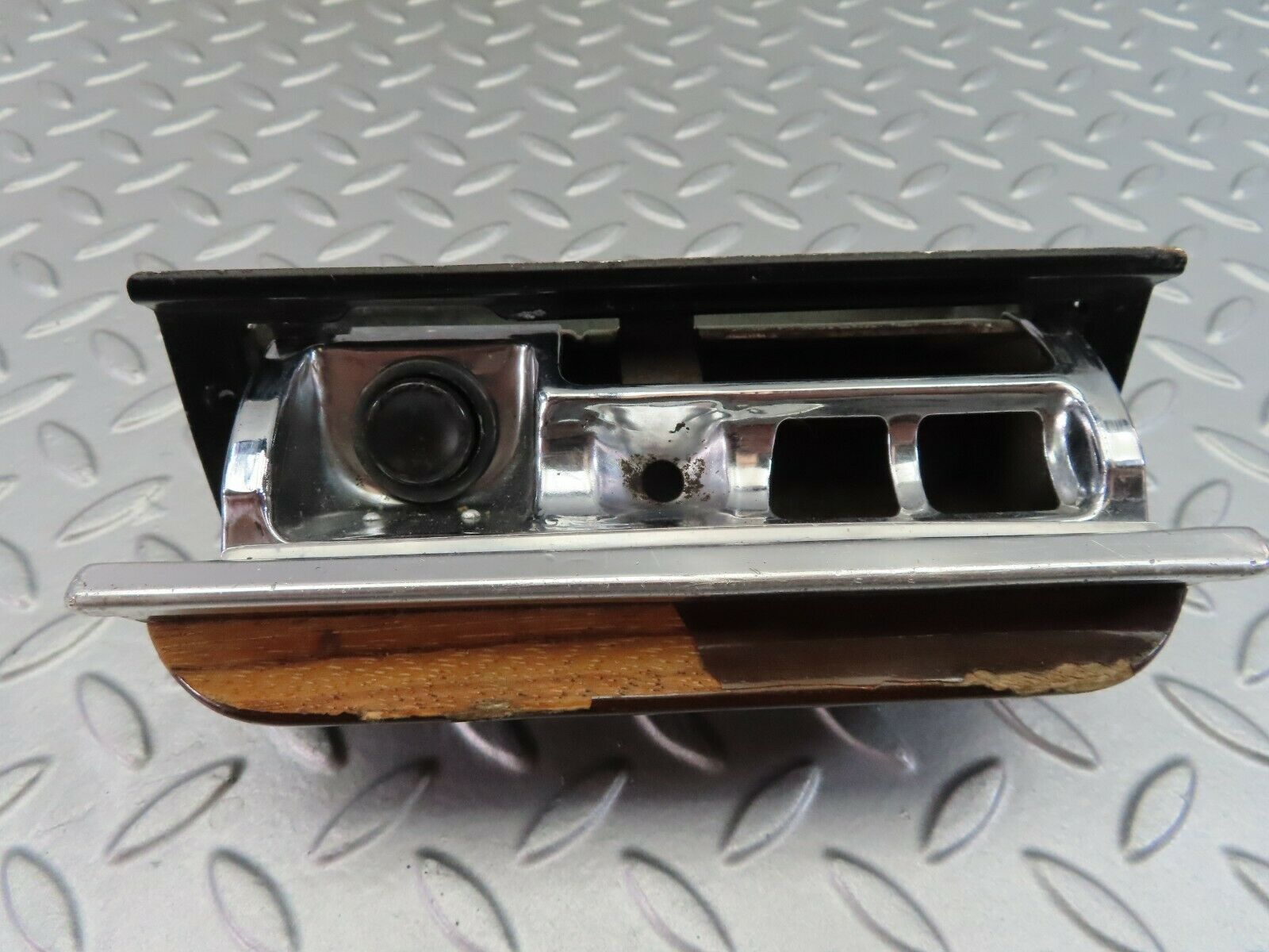 7330 Mercedes-Benz W116 450SE Centre Console Ashtray