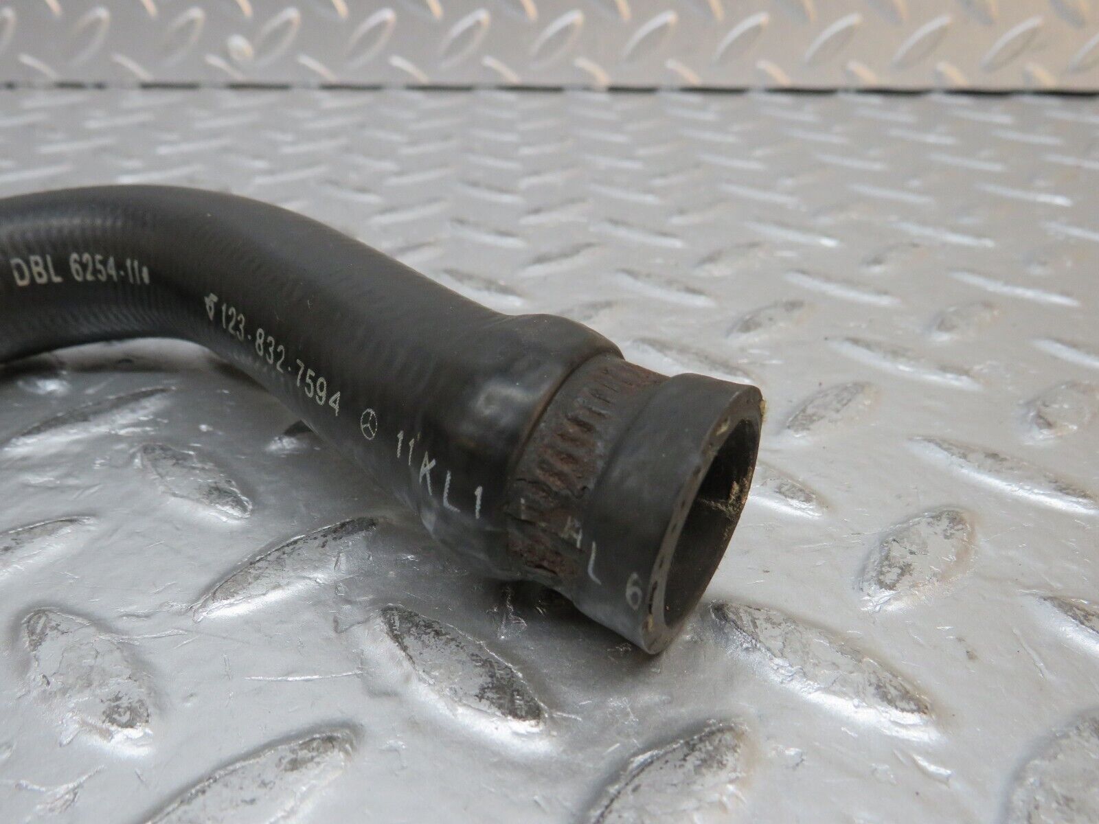 31840 Mercedes-Benz W201 190LE 1.8L Radiator Hose 1238327594