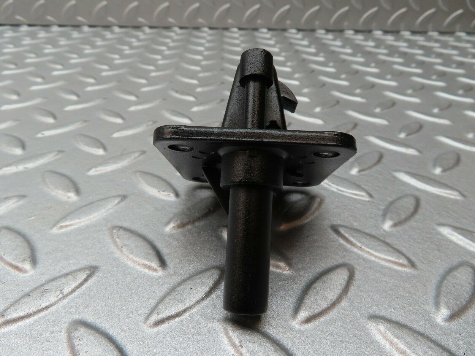 4875 Mercedes-Benz W114 280CE Coupe Bonnet Lock