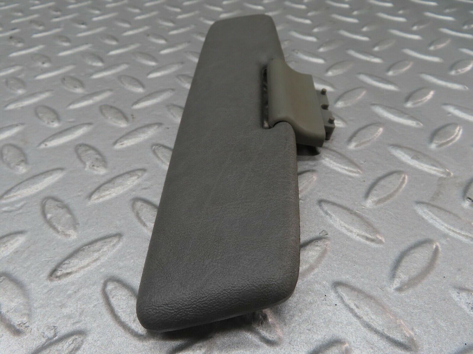 16491 Mercedes-Benz W124 260E Middle Sun Visor Grey