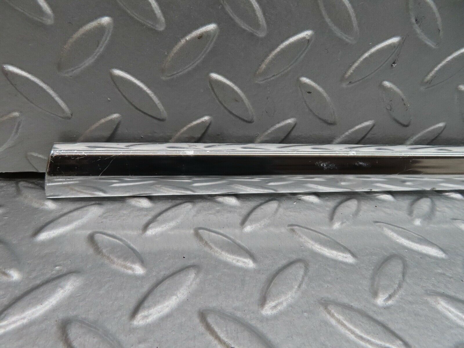 18141 Mercedes-Benz W123 200 Rear Right Door Chrome Moulding Trim