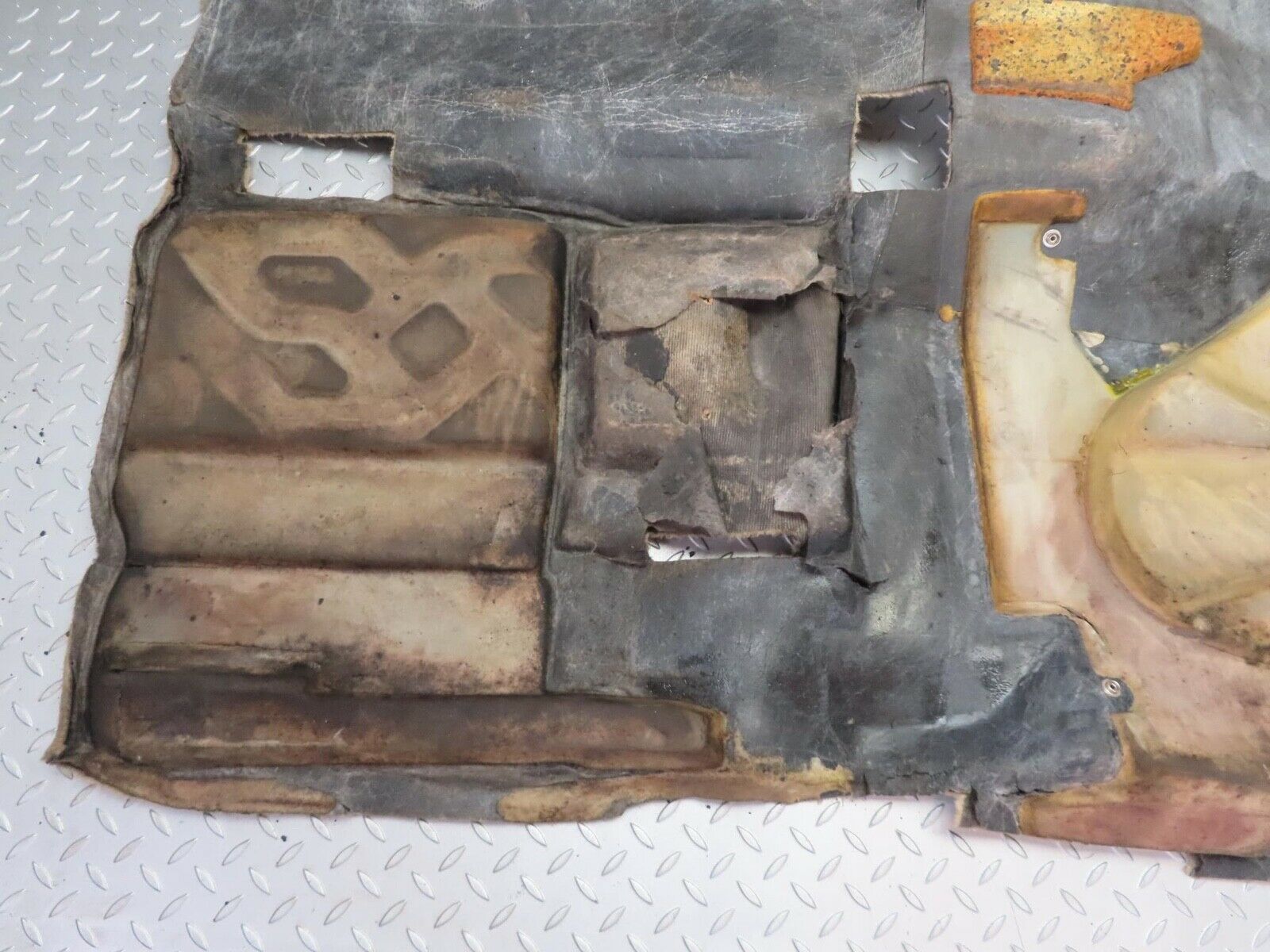 12548 Mercedes-Benz R129 300SL Coupe Front Left Floor Carpet Cream