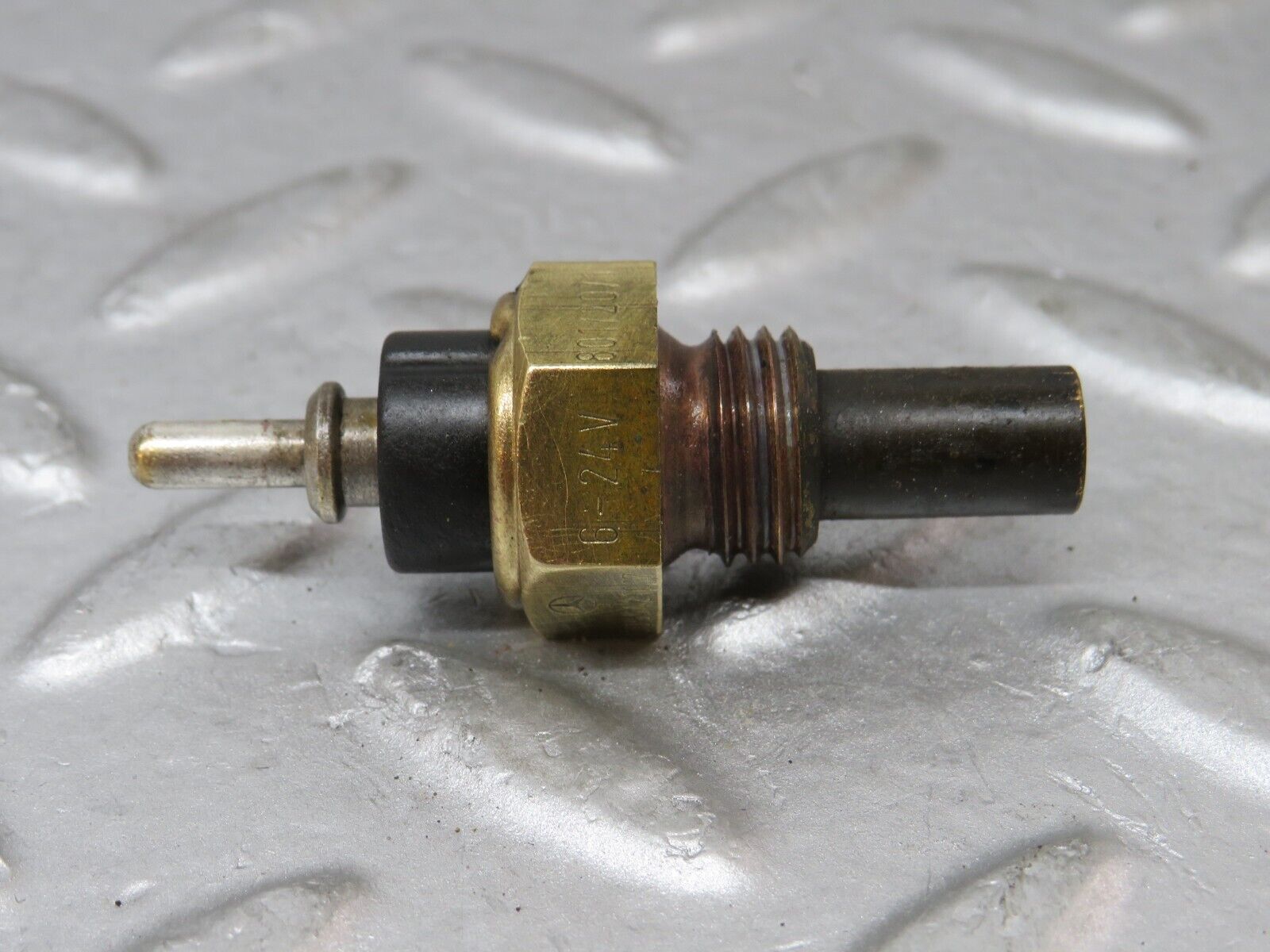 36256 Mercedes-Benz W126 420SE Coolant Temperature Sensor VDO 0055421017