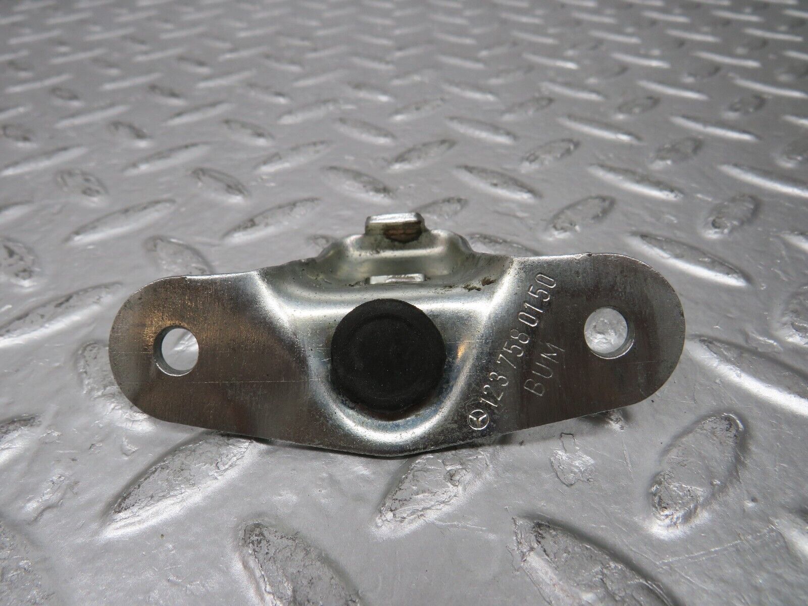 29711 Mercedes-Benz W123 230E Trunk Lock Latch 1237580150