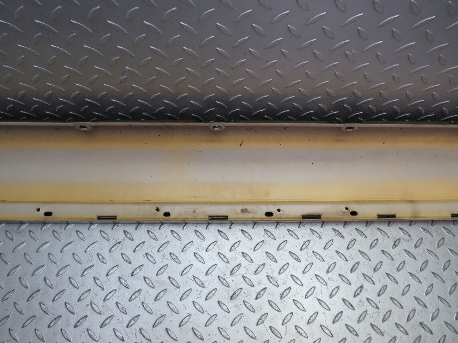 29212 Mercedes-Benz W124 230E Side Skirt Left Side 1246902340