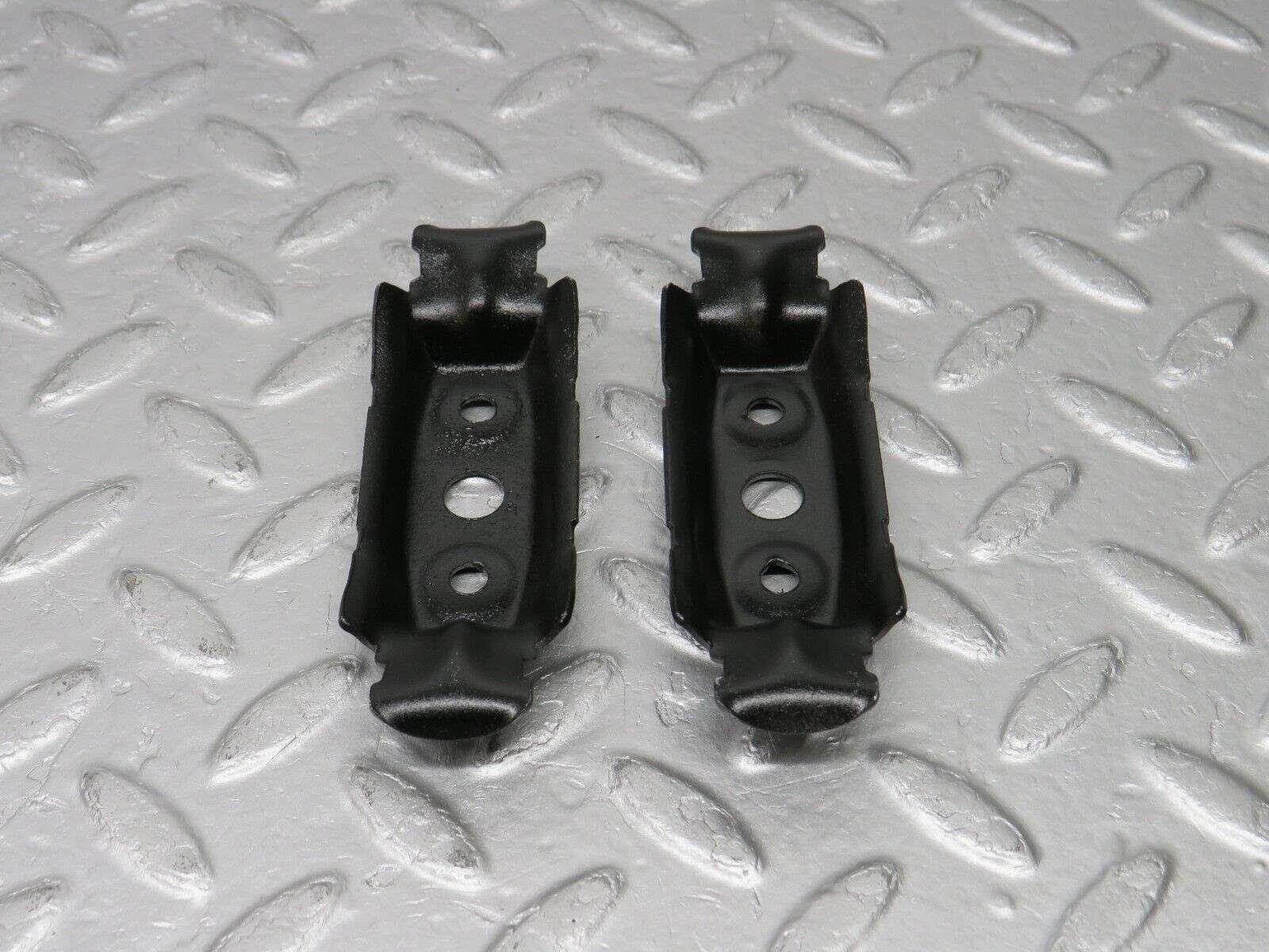 38531 Mercedes-Benz R129 280SL Coupe Fuel Pump Fuel Filter Holder Bracket 2x