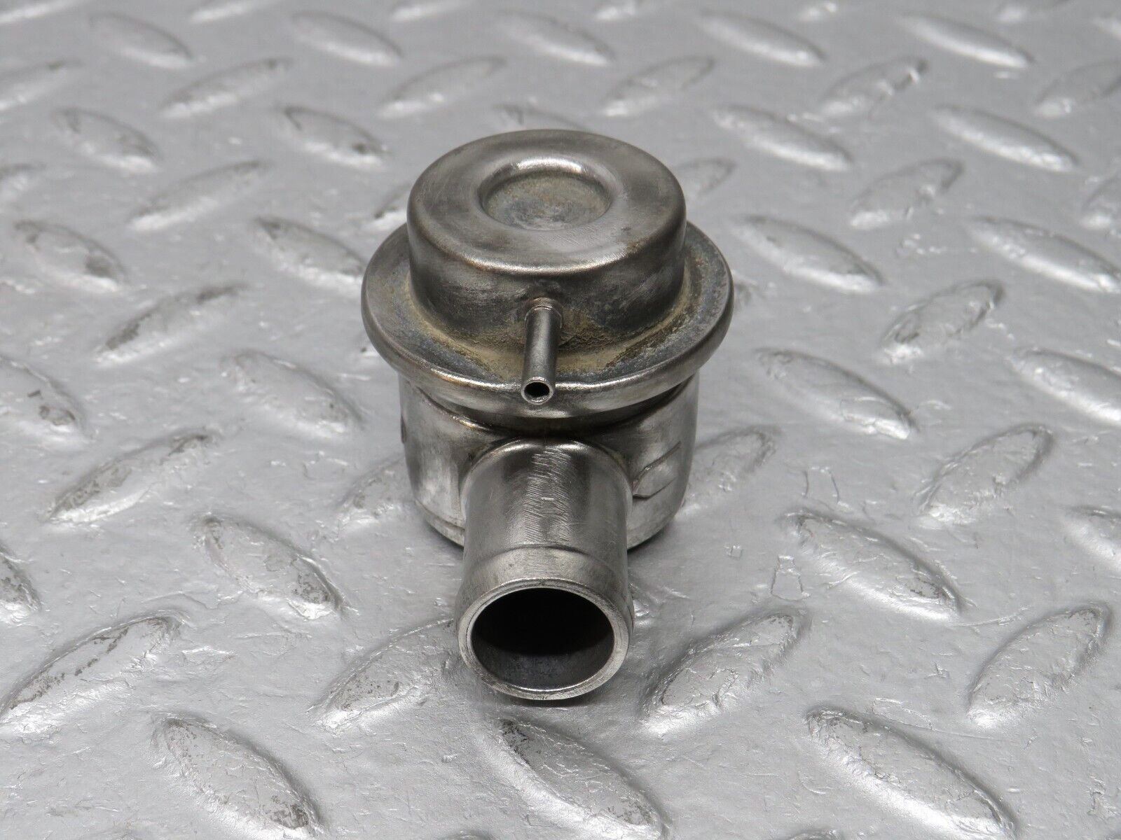 38588 Mercedes-Benz R129 280SL Coupe Air Control Valve