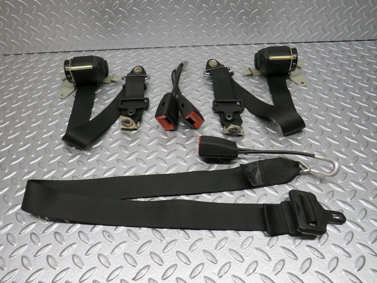 32637 Mercedes-Benz S124 300TE Rear Seat Belt With Buckles 1248607085