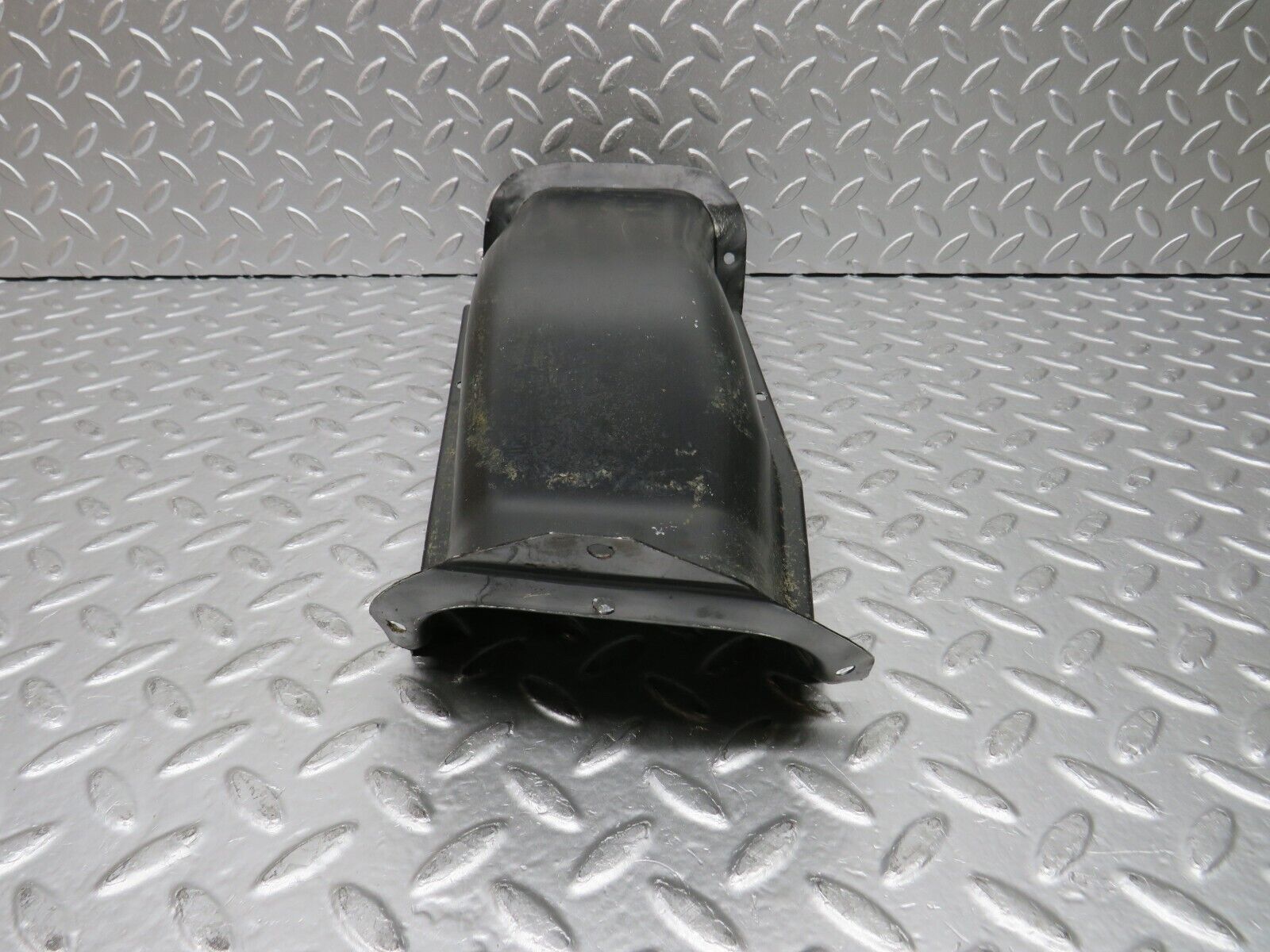 30105 Porsche 924 Fuel Tank Filling Pipe Metal Cover