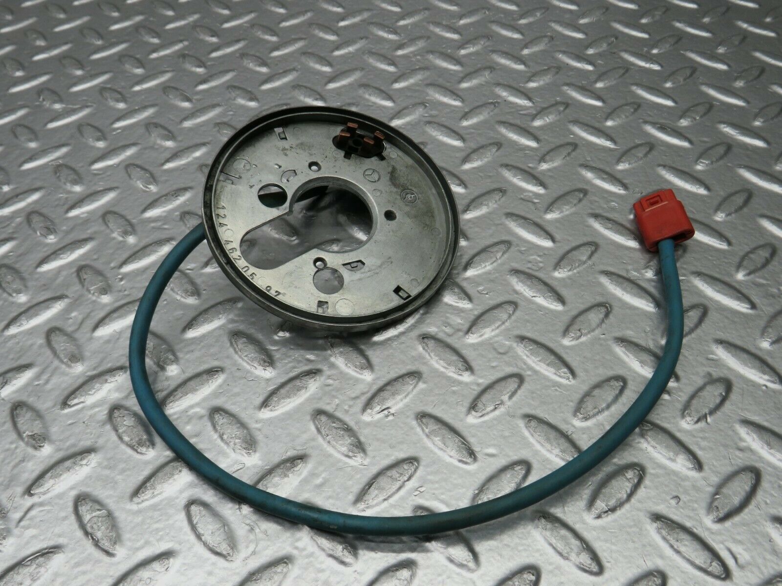 22486 Mercedes-Benz C124 E220 Coupe Steering Wheel Contact Plate 1244620597