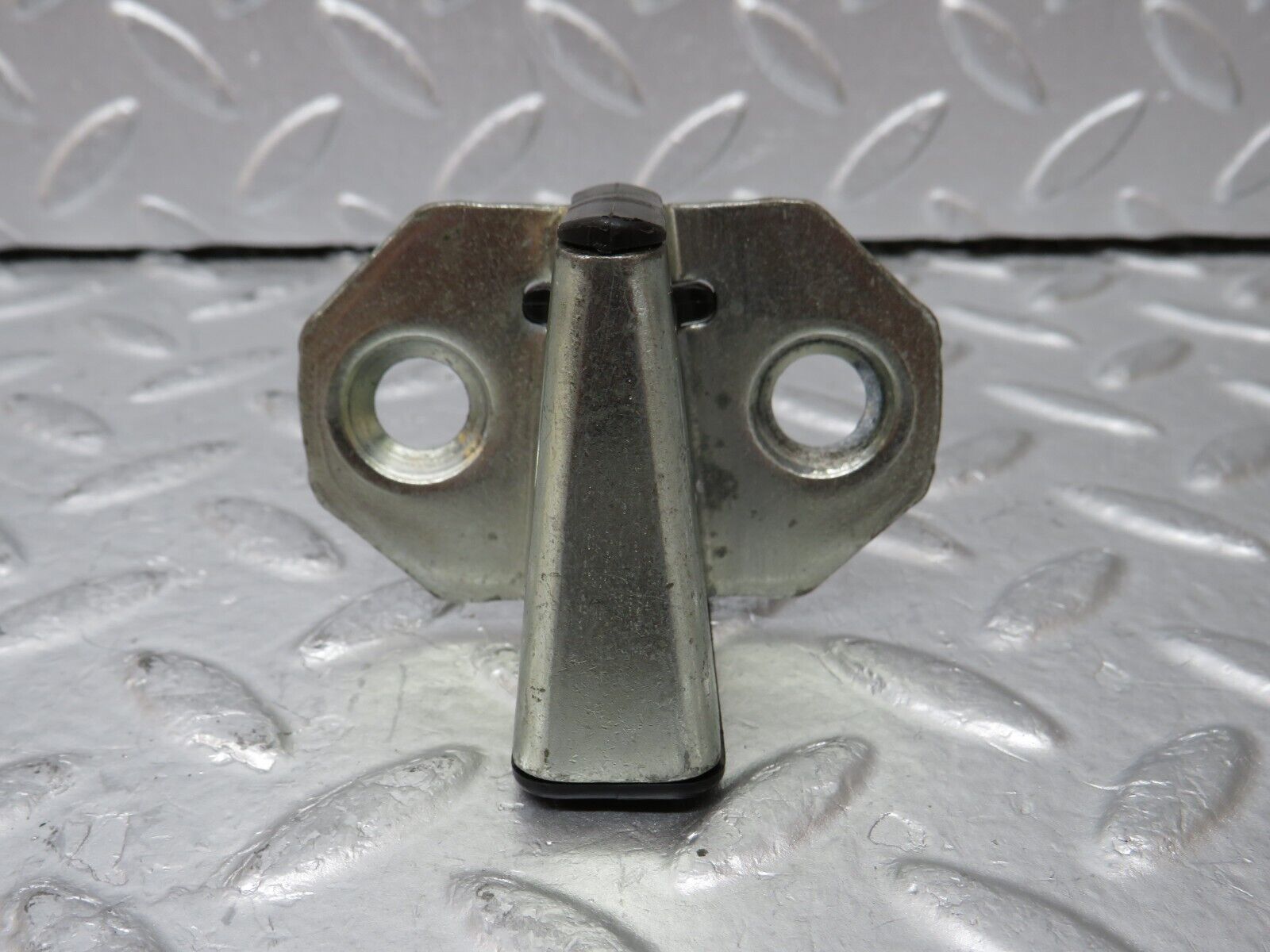 34893 Mercedes-Benz W210 320E Door Lock Latch