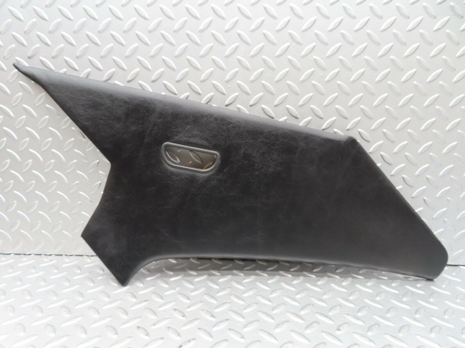 14681 Mercedes-Benz W201 190E C Pillar Cover Trim Left 2016950144