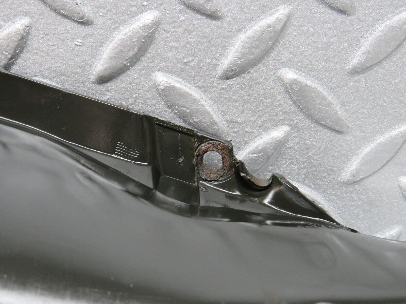 38433 Mercedes-Benz R129 280SL Coupe Rear Control Arm Cover Pair 1293520188