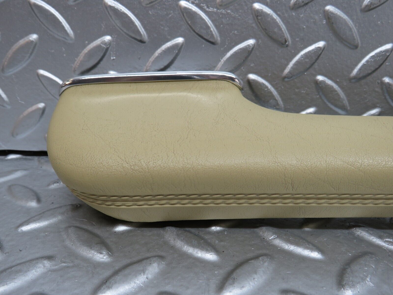 29655 Mercedes-Benz W123 230E Rear Left Interior Door Handle 1239701901