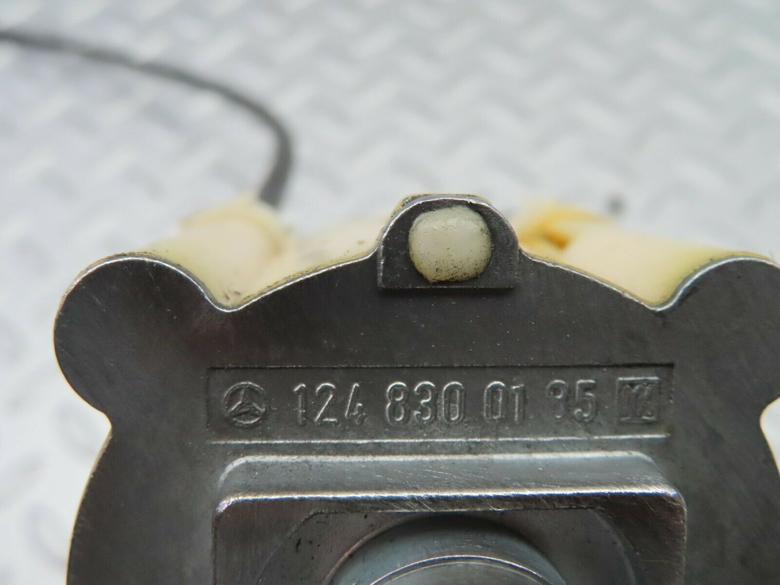 6983 Mercedes-Benz S124 E220 Wagon Heater Control Unit Switch 1248300185