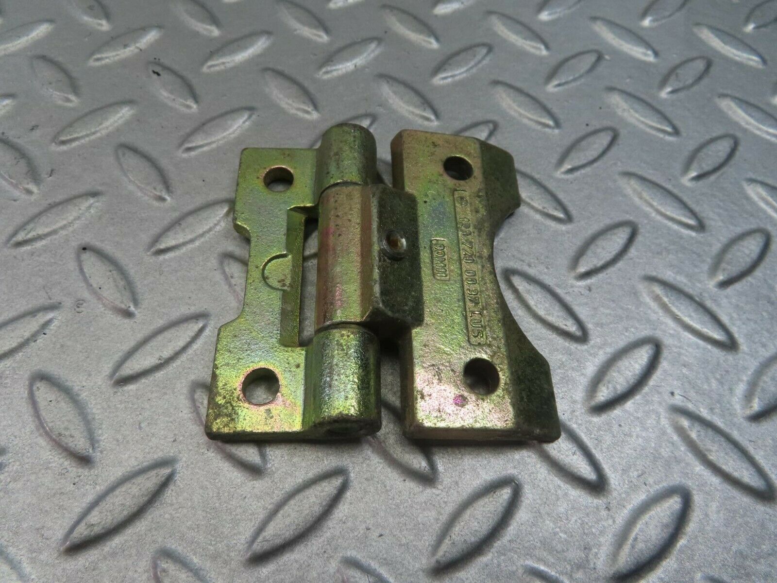 8261 Mercedes-Benz W123 Door Hinge 1237200037