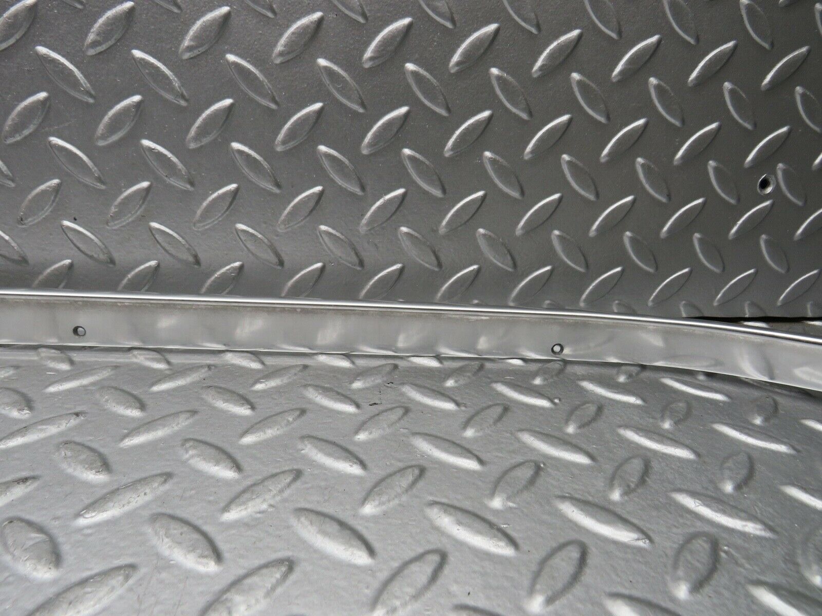 21808 Mercedes-Benz W126 300SE Roof Chrome Trim Left Side