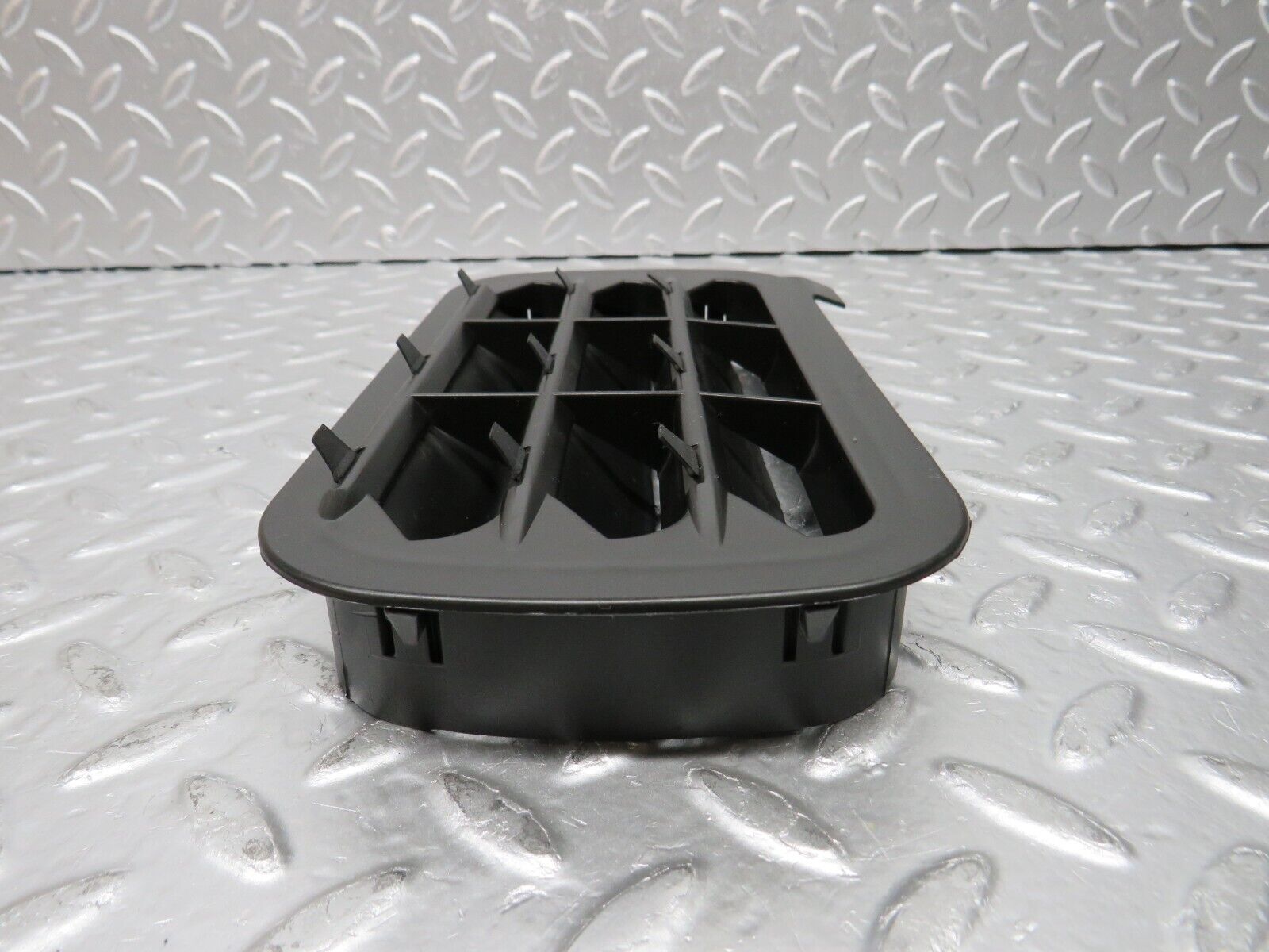 30373 Mercedes-Benz W124 230E Rear Air Intake Vent Right 1248370230