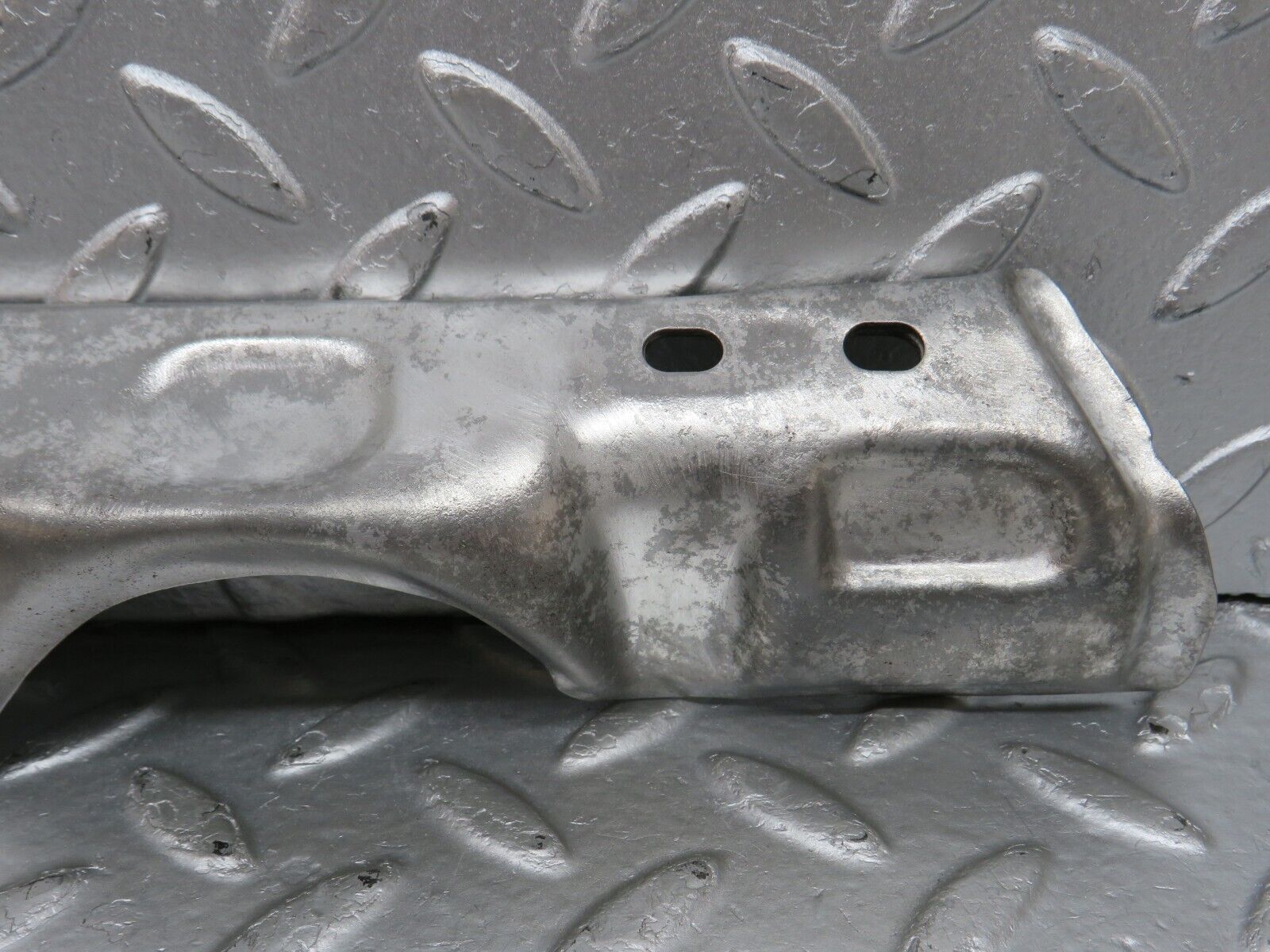 33114 Mercedes-Benz W126 420 V8 M117 Exhaust Manifold Heat Shield