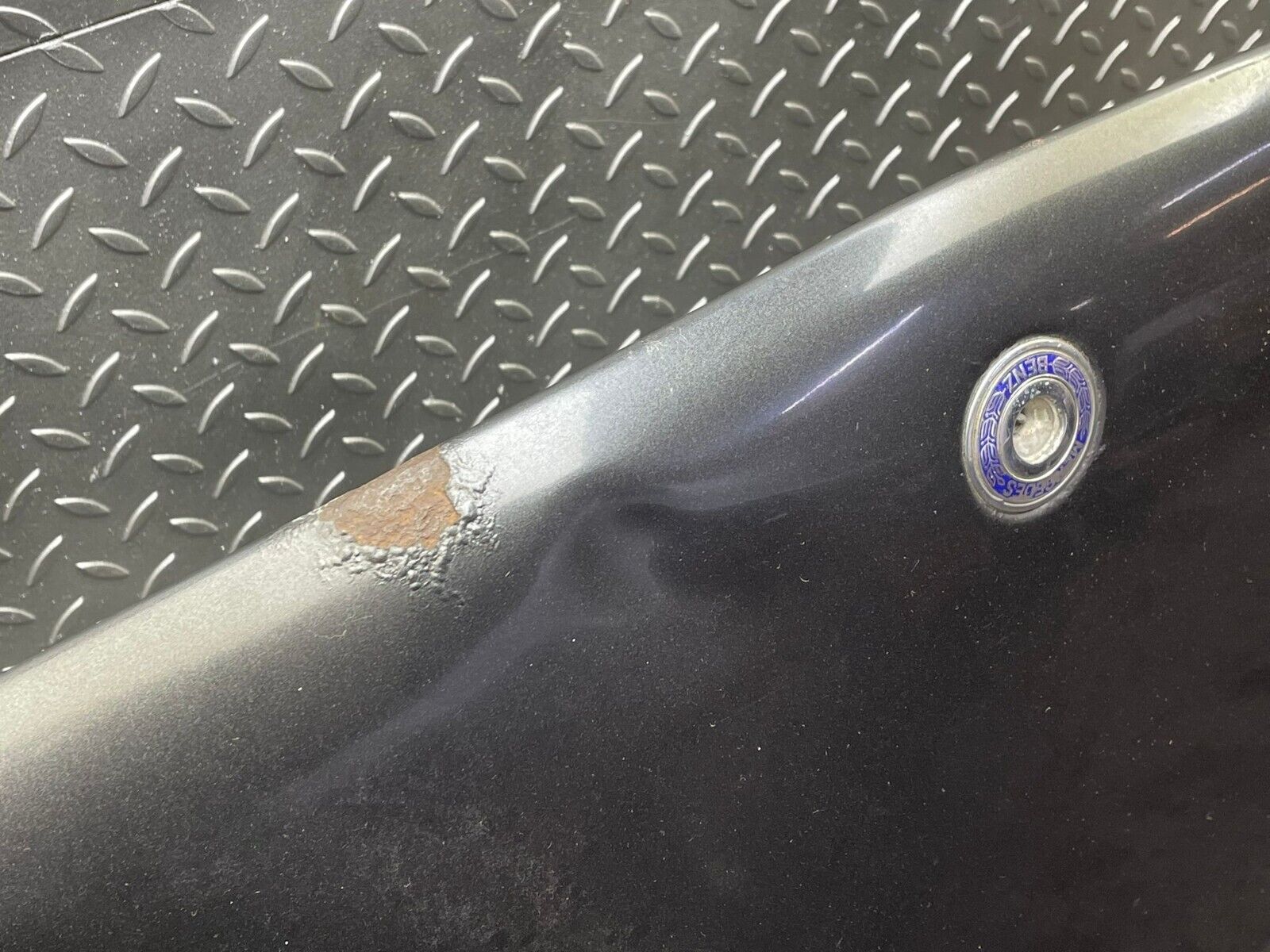 38193 Mercedes-Benz A124 320E Cabriolet Bonnet