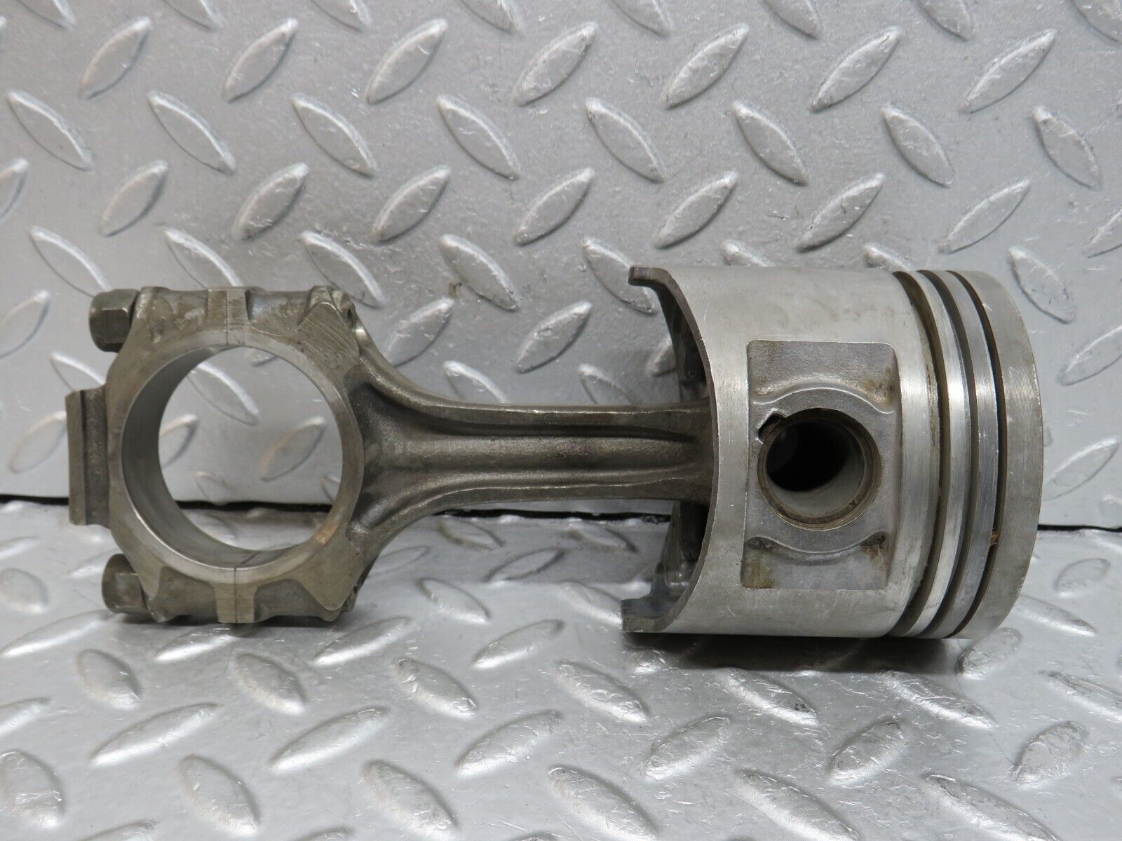 37627 Mercedes-Benz W109 300SEL Piston With Connecting Rod 91.5 mm