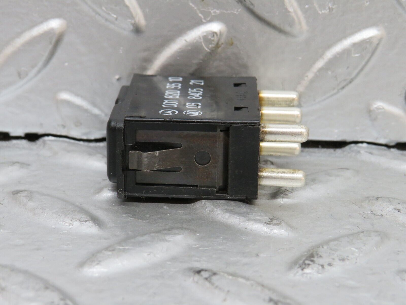 28323 Mercedes-Benz S123 240D Wagon Rear Wiper And Light Switch 0018203510