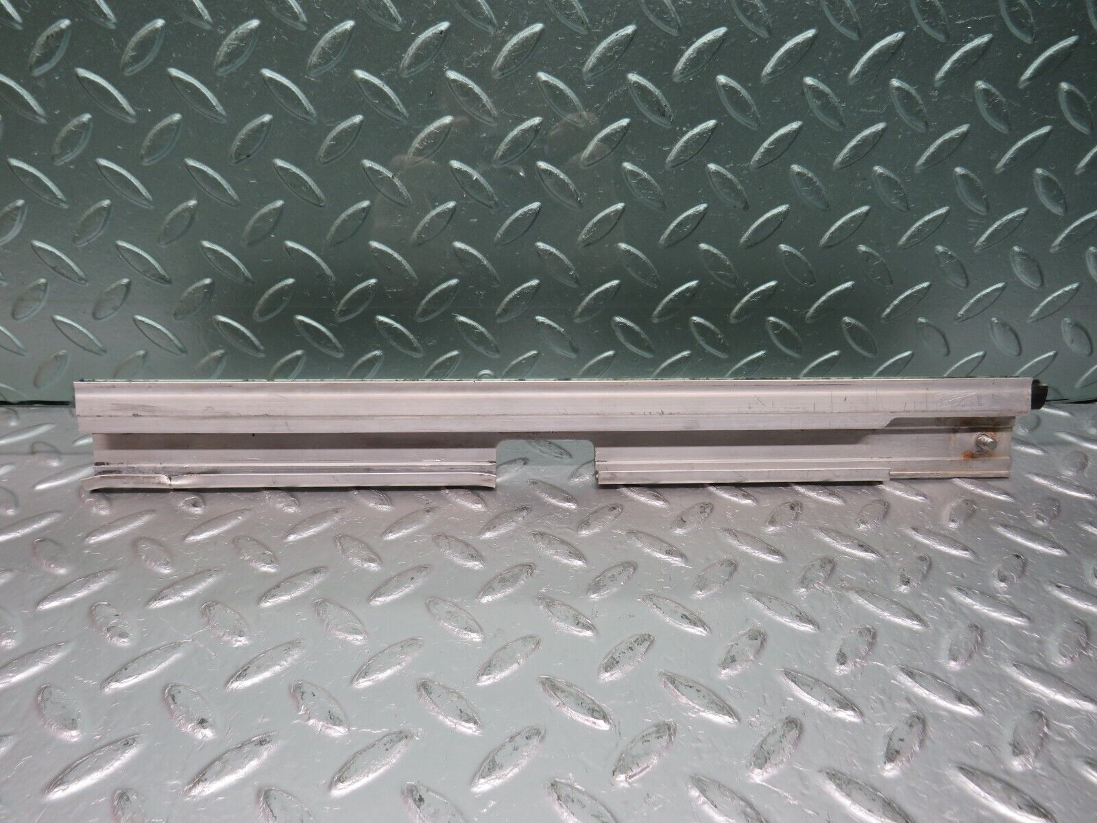 31475 Mercedes-Benz S124 220TE Wagon Front Left Door Window Glass