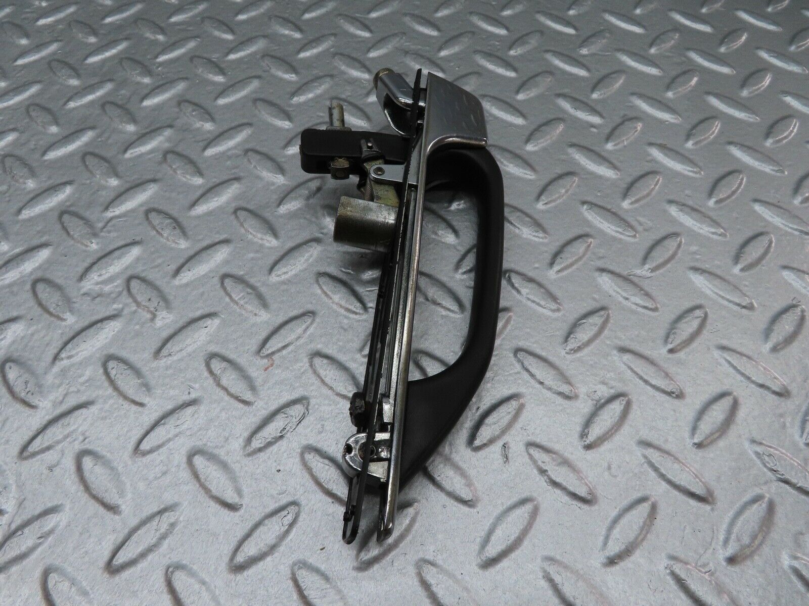 17949 Mercedes-Benz W123 200 Rear Right Exterior Door Handle 1237600359