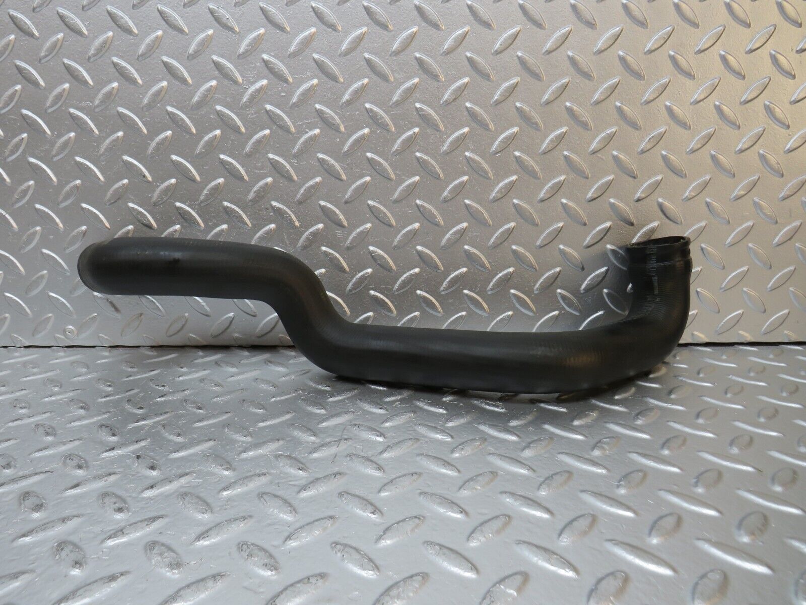 31213 Mercedes-Benz S124 220TE Wagon Radiator Hose 1245015782