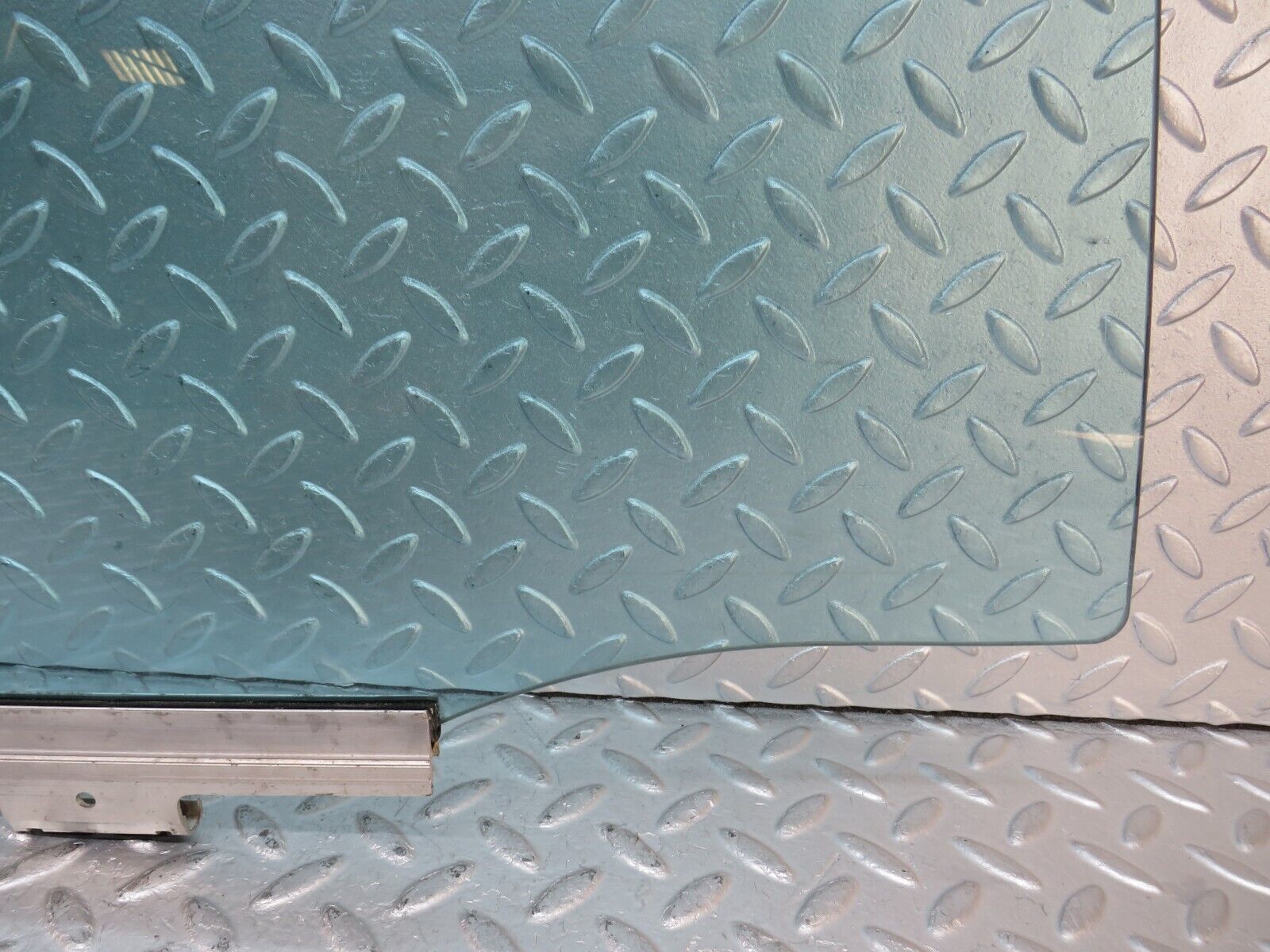 34974 Mercedes-Benz W210 320E Rear Right Door Window Glass